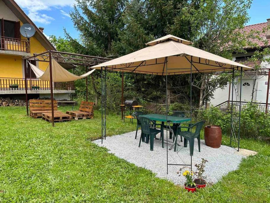 Cosy Mountain Villa In Nizepole Бітола Екстер'єр фото